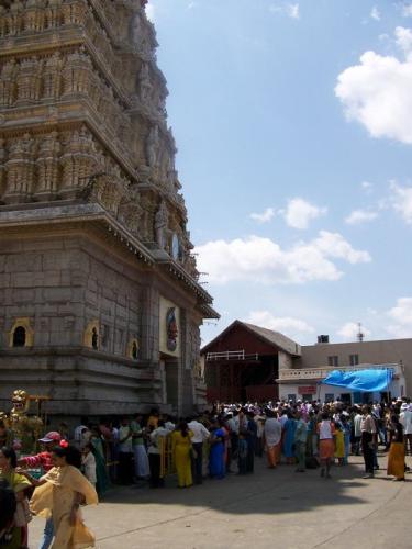 Sri Chamundeshwari Temple (bangalore_100_1663.jpg) wird geladen. Eindrucksvolle Fotos von der indischen Halbinsel erwarten Sie.